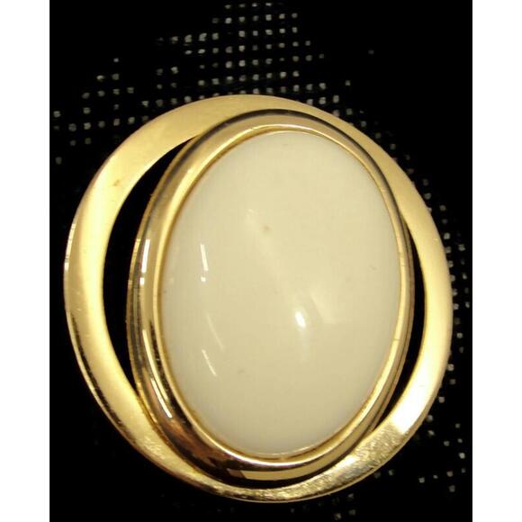 Avon Jewelry - Vintage Avon Brooch Costume Jewelry White Glass Oval Center on Gold Tone